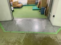 裕馨食品-地板鋪設白鐵板